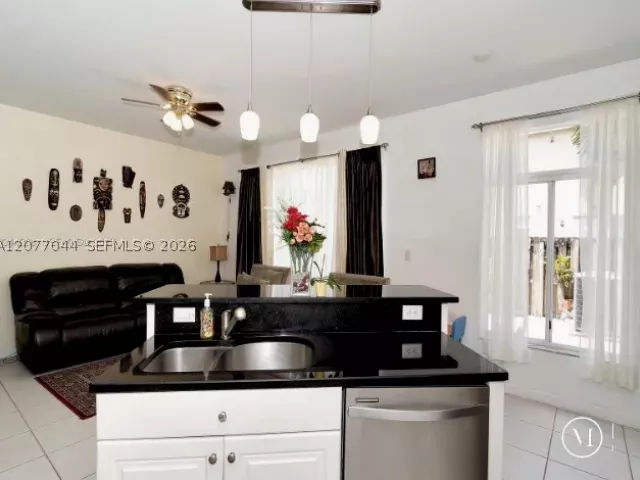 4-bedroom home for rent in Doral - 5614 NW 112th Pl - MondialRealty