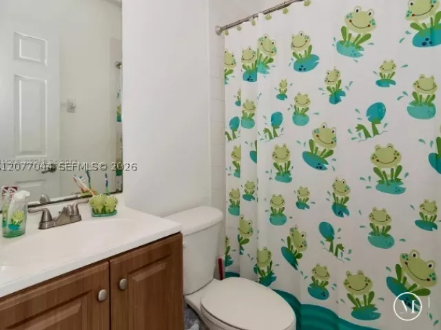 4-bedroom home for rent in Doral - 5614 NW 112th Pl - MondialRealty