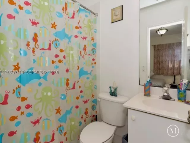4-bedroom home for rent in Doral - 5614 NW 112th Pl - MondialRealty