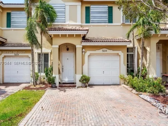 4-bedroom home for rent in Doral - 5614 NW 112th Pl - MondialRealty