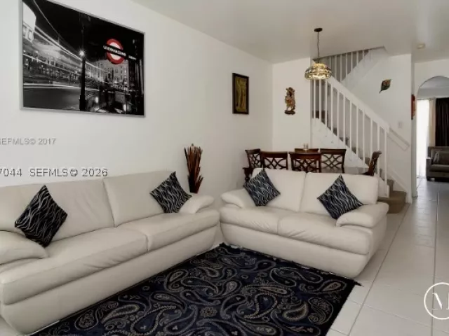 4-bedroom home for rent in Doral - 5614 NW 112th Pl - MondialRealty