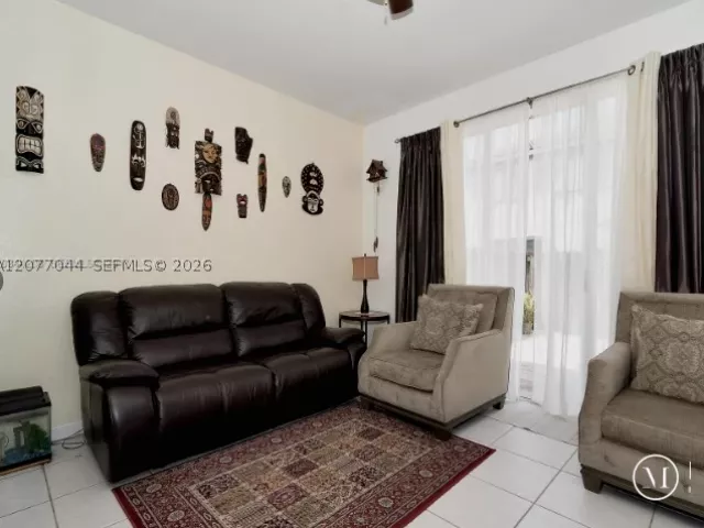 4-bedroom home for rent in Doral - 5614 NW 112th Pl - MondialRealty
