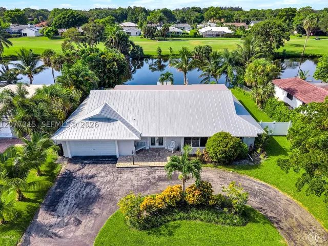 3-bedroom home for sale in Delray Beach - 3324 Lakeview Blvd - MondialRealty