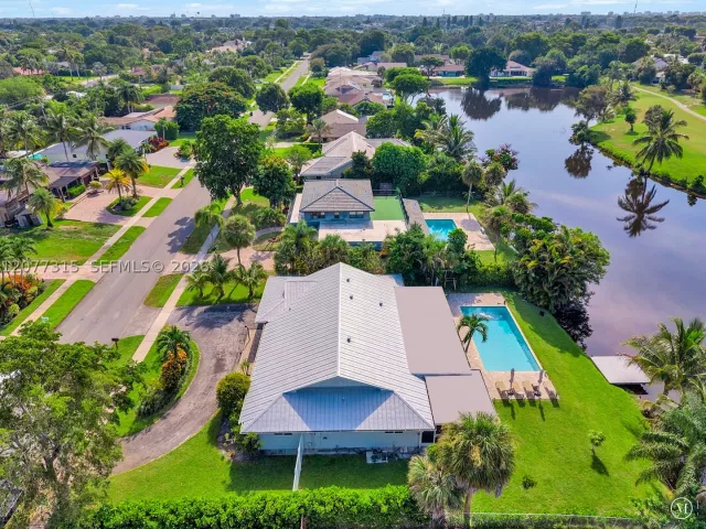 3-bedroom home for sale in Delray Beach - 3324 Lakeview Blvd - MondialRealty