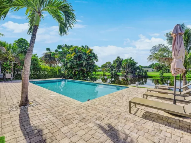 3-bedroom home for sale in Delray Beach - 3324 Lakeview Blvd - MondialRealty
