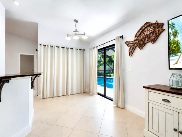4-bedroom home for sale in Delray Beach - 4270 NW 9th Street - MondialRealty