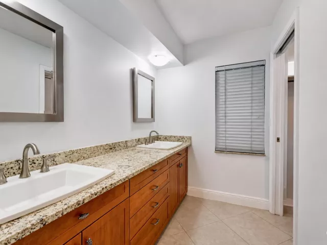 4-bedroom home for sale in Delray Beach - 4270 NW 9th Street - MondialRealty