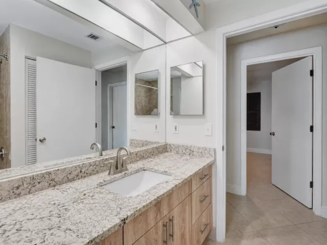 4-bedroom home for sale in Delray Beach - 4270 NW 9th Street - MondialRealty