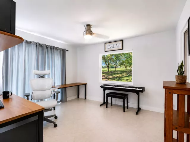 4-bedroom home for sale in Delray Beach - 4270 NW 9th Street - MondialRealty