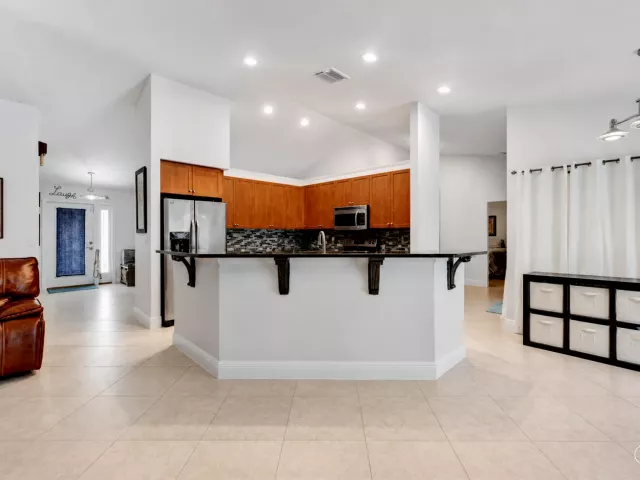 4-bedroom home for sale in Delray Beach - 4270 NW 9th Street - MondialRealty