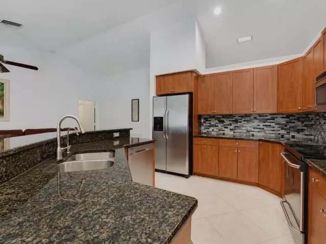 4-bedroom home for sale in Delray Beach - 4270 NW 9th Street - MondialRealty