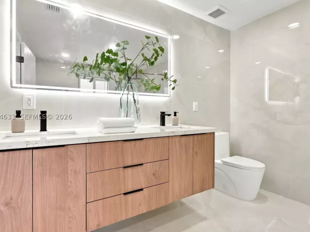 4-bedroom home for sale in Hollywood - 4801 Tyler St - MondialRealty