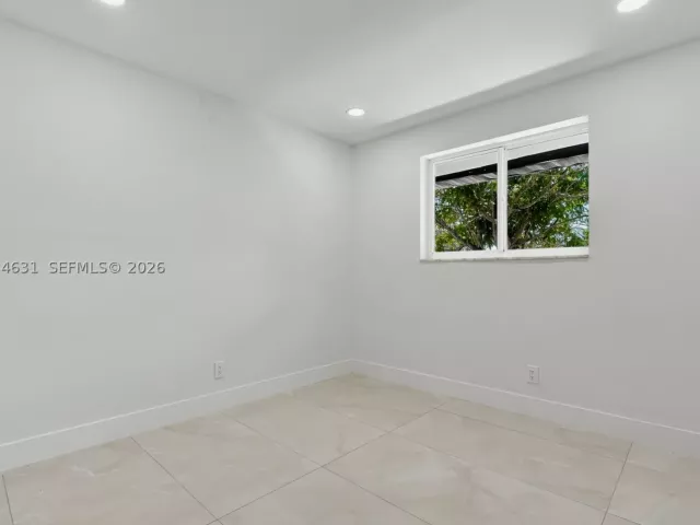 4-bedroom home for sale in Hollywood - 4801 Tyler St - MondialRealty