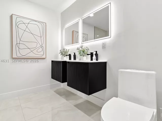 4-bedroom home for sale in Hollywood - 4801 Tyler St - MondialRealty
