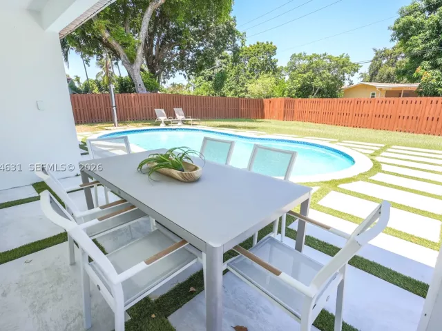 4-bedroom home for sale in Hollywood - 4801 Tyler St - MondialRealty