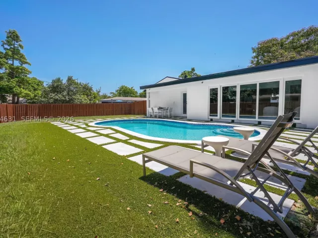 4-bedroom home for sale in Hollywood - 4801 Tyler St - MondialRealty