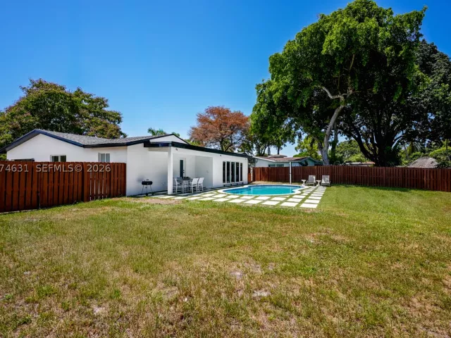 4-bedroom home for sale in Hollywood - 4801 Tyler St - MondialRealty