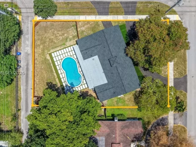4-bedroom home for sale in Hollywood - 4801 Tyler St - MondialRealty