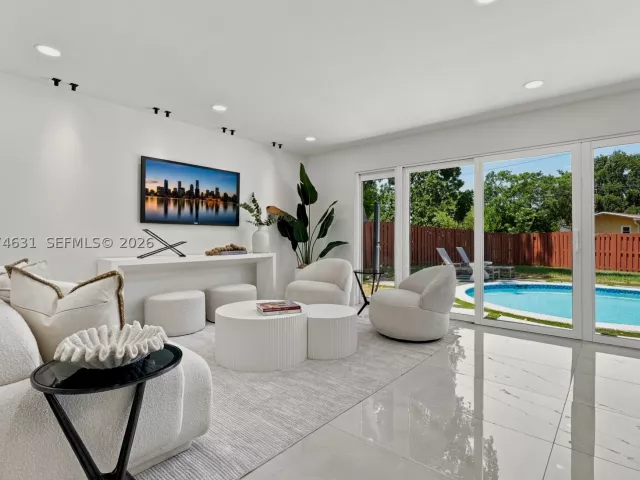 4-bedroom home for sale in Hollywood - 4801 Tyler St - MondialRealty