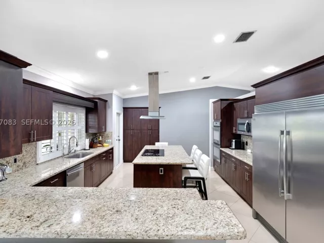 4-bedroom home for sale in Miami - 15290 SW 200th St - MondialRealty