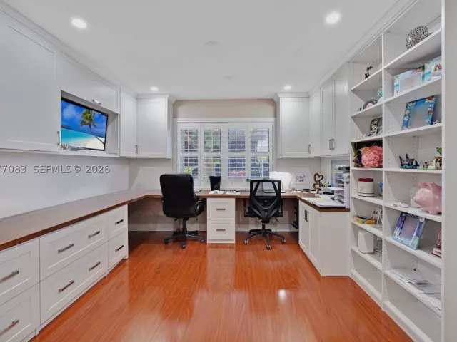 4-bedroom home for sale in Miami - 15290 SW 200th St - MondialRealty