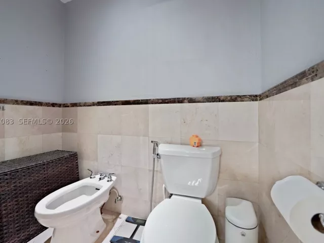 4-bedroom home for sale in Miami - 15290 SW 200th St - MondialRealty