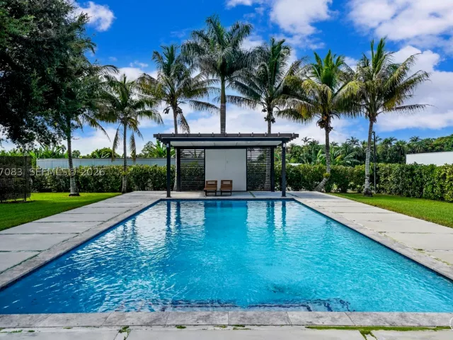4-bedroom home for sale in Miami - 15290 SW 200th St - MondialRealty