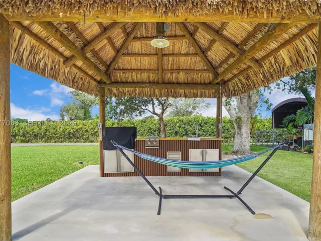 4-bedroom home for sale in Miami - 15290 SW 200th St - MondialRealty
