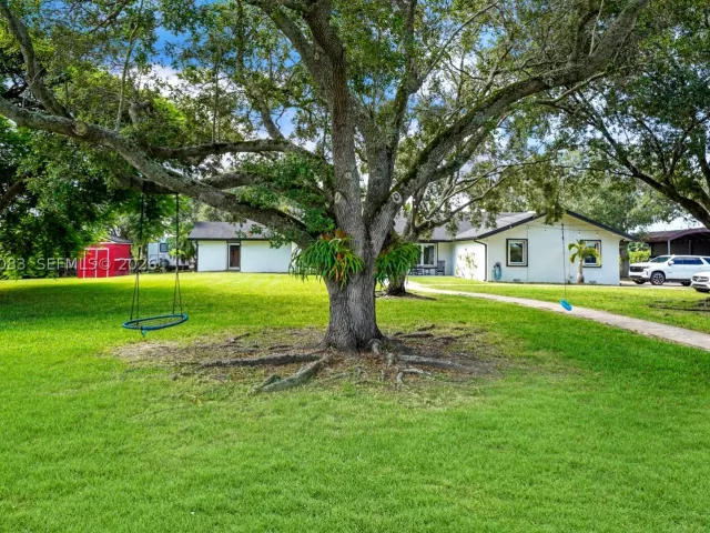 4-bedroom home for sale in Miami - 15290 SW 200th St - MondialRealty