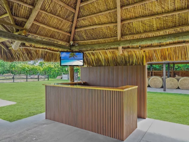 4-bedroom home for sale in Miami - 15290 SW 200th St - MondialRealty