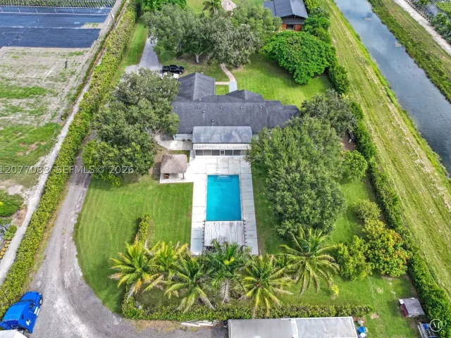 4-bedroom home for sale in Miami - 15290 SW 200th St - MondialRealty
