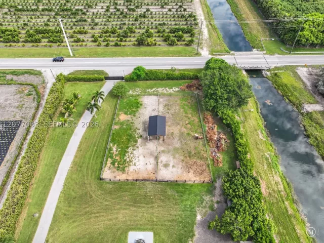 4-bedroom home for sale in Miami - 15290 SW 200th St - MondialRealty