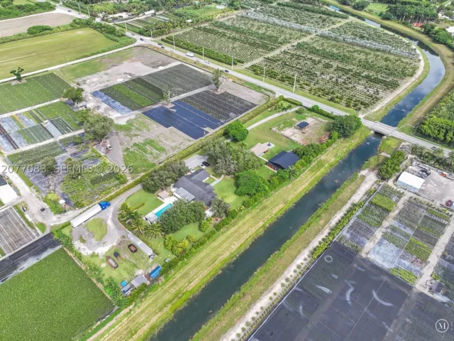 4-bedroom home for sale in Miami - 15290 SW 200th St - MondialRealty
