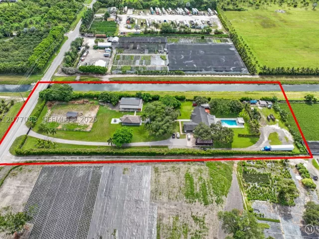 4-bedroom home for sale in Miami - 15290 SW 200th St - MondialRealty