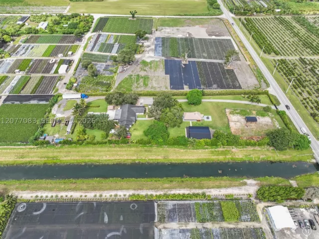 4-bedroom home for sale in Miami - 15290 SW 200th St - MondialRealty