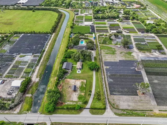 4-bedroom home for sale in Miami - 15290 SW 200th St - MondialRealty