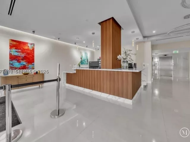 2-bedroom condo for sale in Hollywood - 2401 S Ocean Dr 507 - MondialRealty