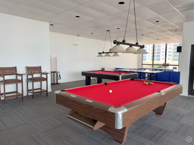 2-bedroom condo for sale in Hollywood - 2401 S Ocean Dr 507 - MondialRealty