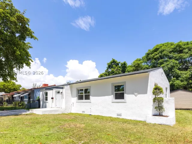 3-bedroom home for sale in Miami - 1029 NW 42nd St - MondialRealty
