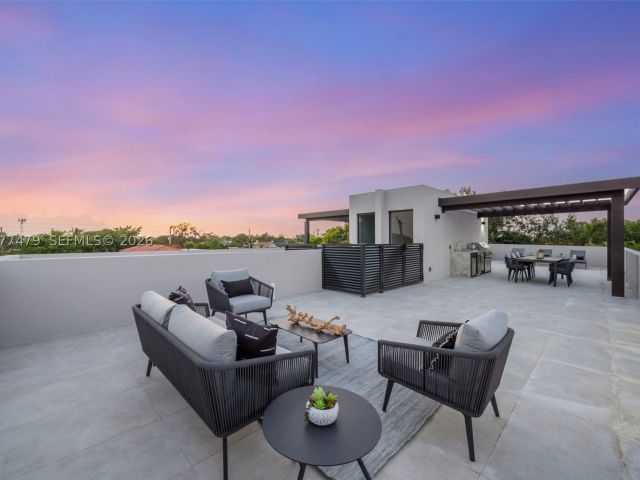 3-bedroom home for sale in Miami - 1433 SW 20th St - MondialRealty