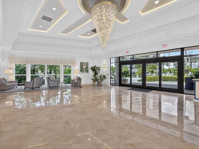 3-bedroom condo for rent in Fort Lauderdale - 100 S BIRCH Road 701B - MondialRealty
