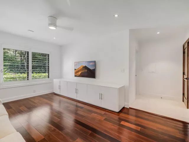 5-bedroom home for rent in Miami - 4775 SW 85th St - MondialRealty