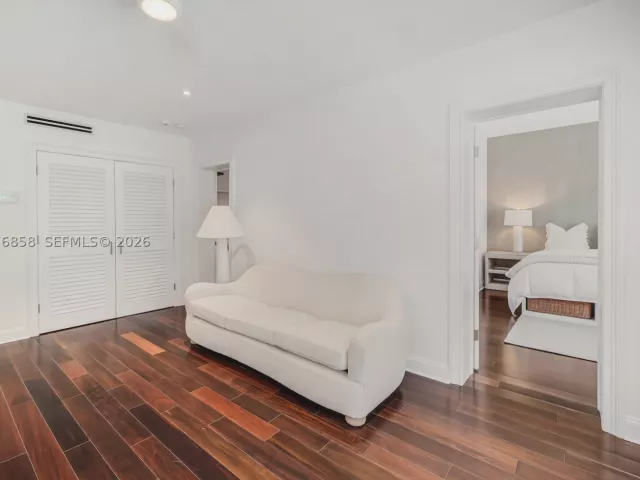 5-bedroom home for rent in Miami - 4775 SW 85th St - MondialRealty