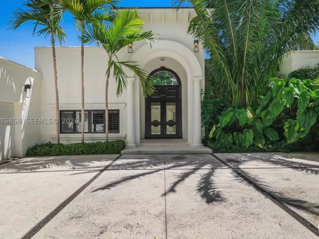 5-bedroom home for rent in Miami - 4775 SW 85th St - MondialRealty