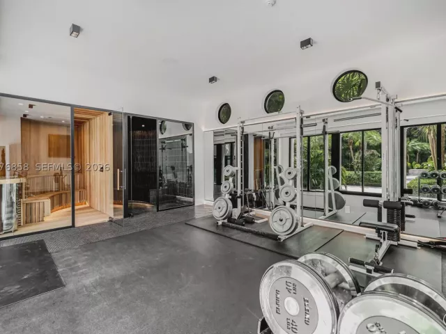 5-bedroom home for rent in Miami - 4775 SW 85th St - MondialRealty
