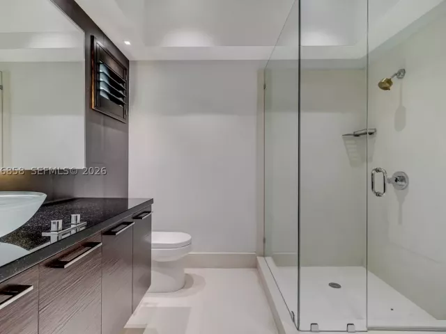 5-bedroom home for rent in Miami - 4775 SW 85th St - MondialRealty