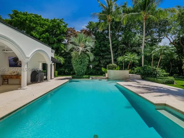 5-bedroom home for rent in Miami - 4775 SW 85th St - MondialRealty