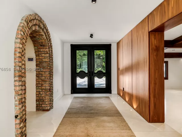5-bedroom home for rent in Miami - 4775 SW 85th St - MondialRealty