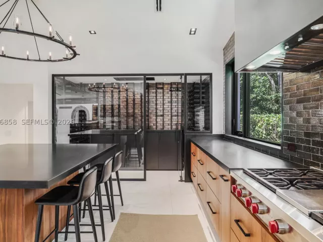 5-bedroom home for rent in Miami - 4775 SW 85th St - MondialRealty
