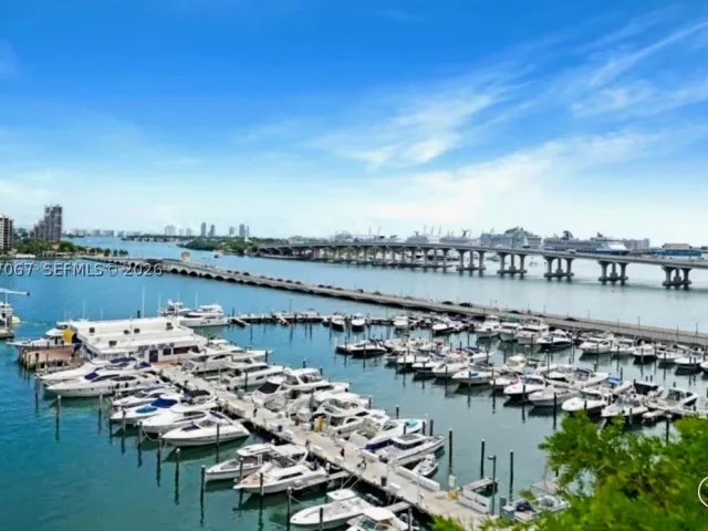 2-bedroom condo for rent in Miami - 1717 N Bayshore Dr A-2434 - MondialRealty